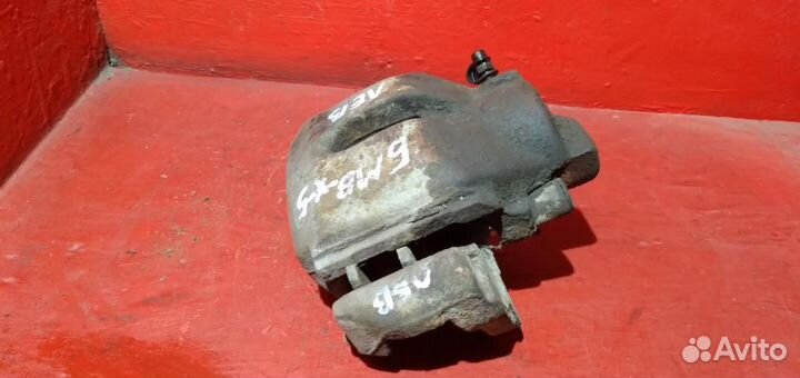 Бмв Х5 E53 суппорт передний левый скоба 4.4