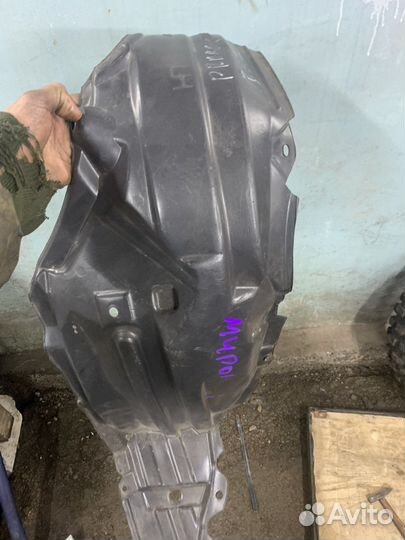 Подкрылок toyota Probox 2014г