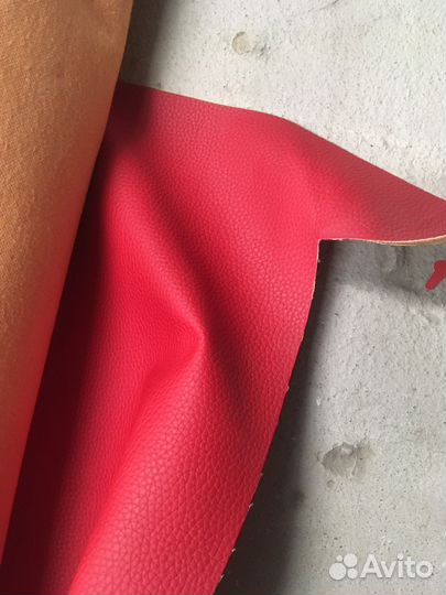 Остаток нового кожзама для мебели Hermes (красная)