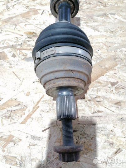 Полуось (привод) левый Golf 7 Audi A3