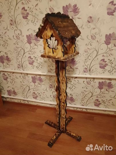 Кормушка для птиц из дерева