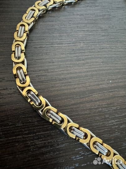 Цепь и крест