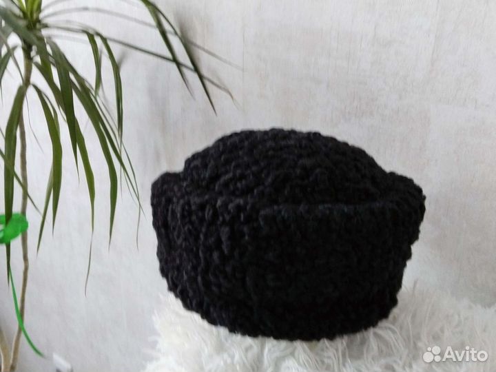 Каракулевая шапка женская