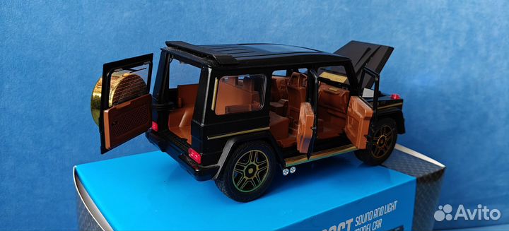 Модель автомобиля Mercedes G63 1:24