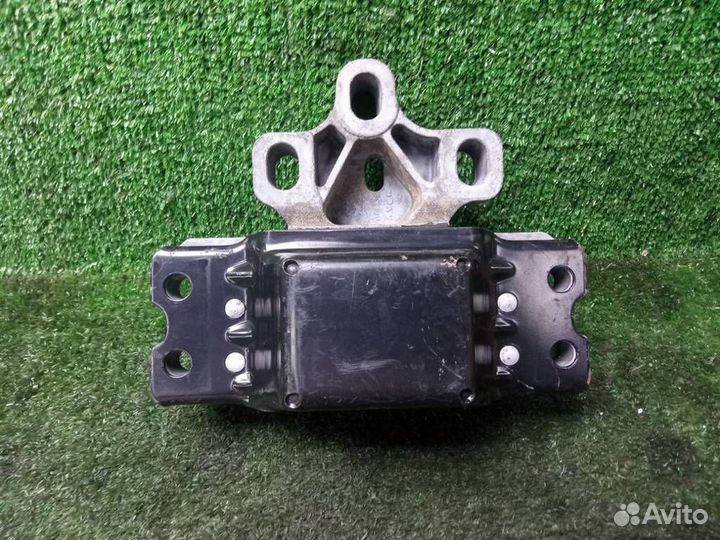 Подушка кпп левая Volkswagen Passat (B6) (2005-20