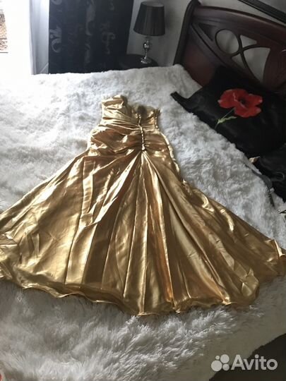 Вечернее платье