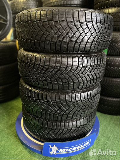 Pirelli Ice Zero FR 215/60 R16