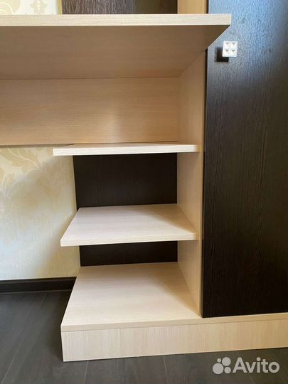 Стлол письменный со шкафом