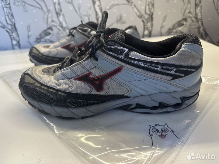 Кроссовки Mizuno