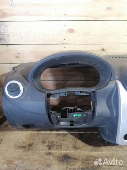 Торпедо Renault Sandero