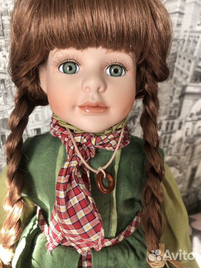 Коллекционная кукла фарфоровоя