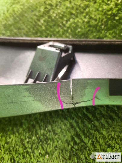 Обшивка двери багажника honda vezel