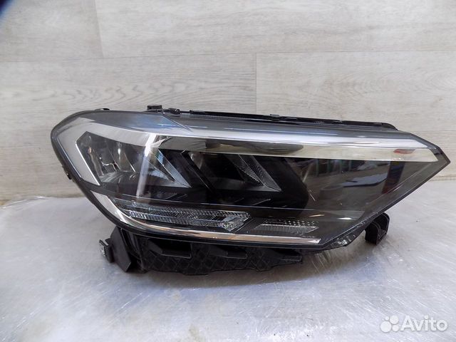 Фара правая Volkswagen Polo