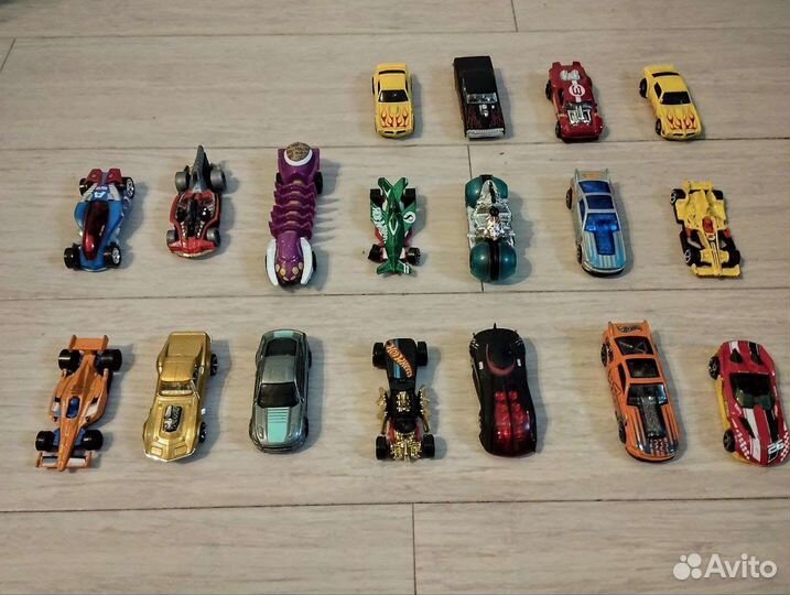 Машинки Тачки и Hot wheels. первое фото бронь