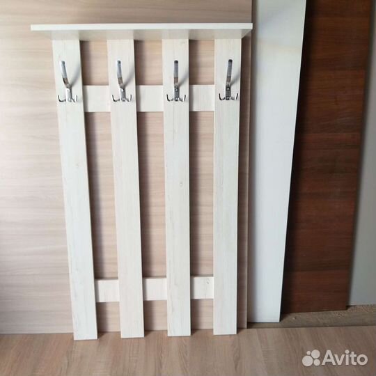 Вешалка для одежды настенная