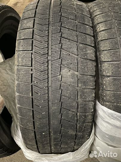 Bridgestone Blizzak VRX 215/55 R17