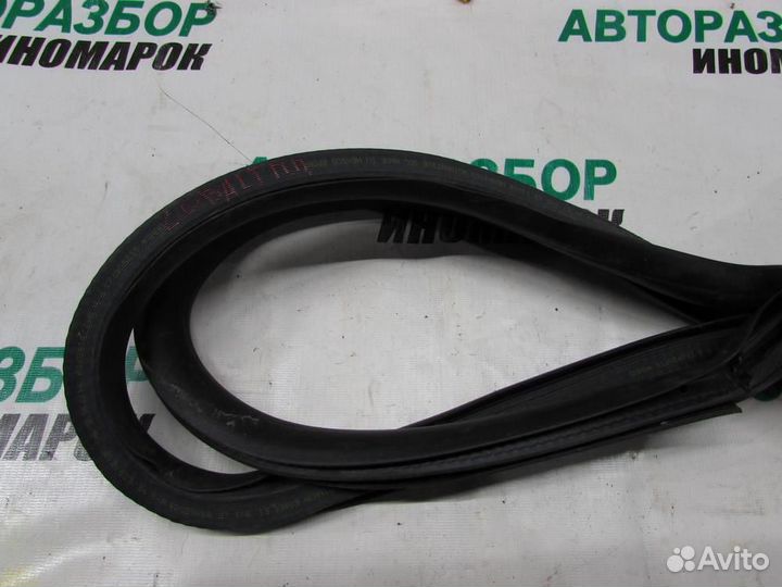 Уплотнитель проема двери передней правой для Chevr