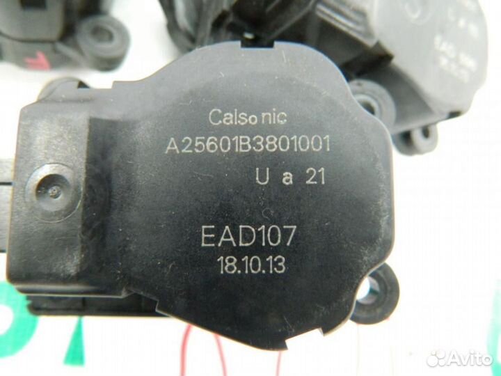 Моторчик заслонки печки для Renault Fluence 2010