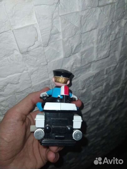 Полицейский на мотоцикле (заводной)