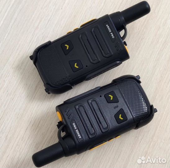 Рация-радиостанция с гарнитурой-наушником