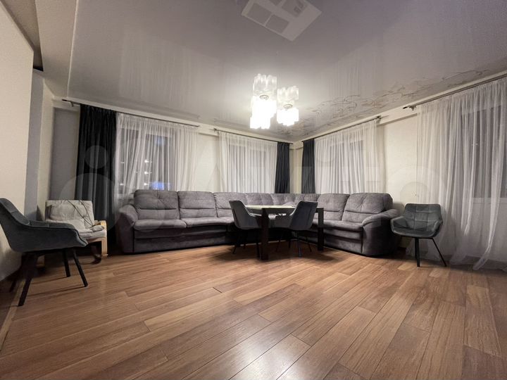 4-к. квартира, 140 м², 4/9 эт.