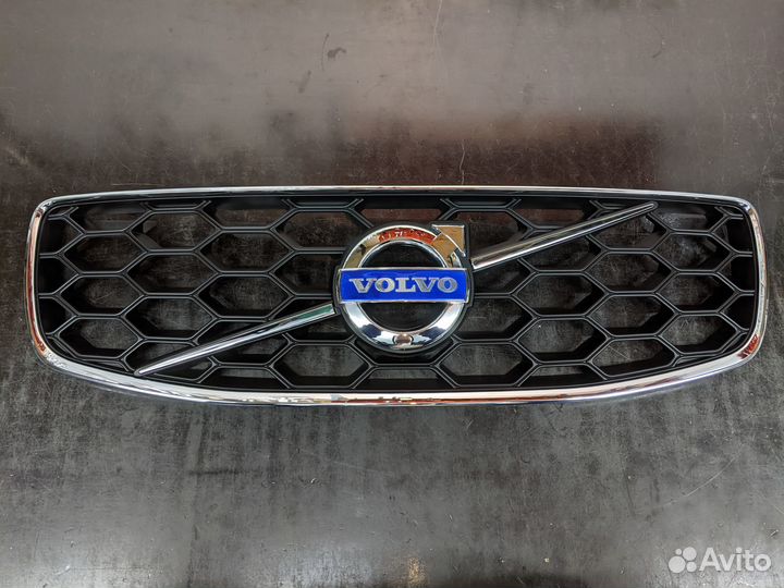 Решетка радиатора Volvo XC70 2007-2016