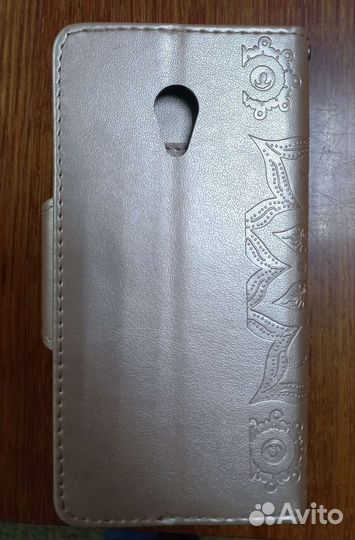 Чехлы на телефон