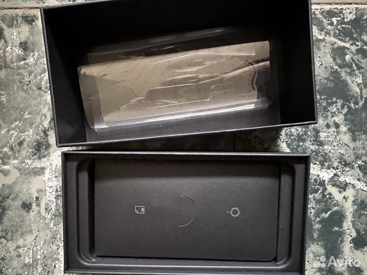 Коробка от LG V30+
