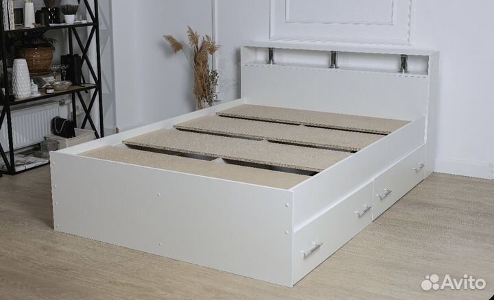 Кровать новая 90 200