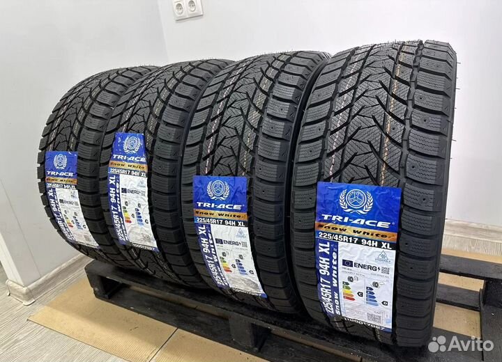 Tri Ace Snow White II 225/45 R17 25H