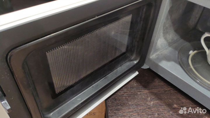 Микроволновка в нормальном состоянии
