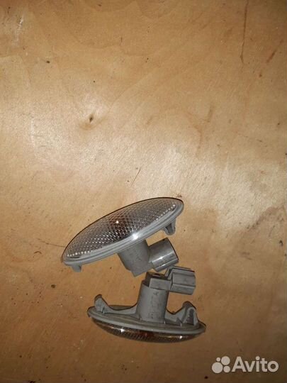 Повторитель поворота Toyota Corolla 150