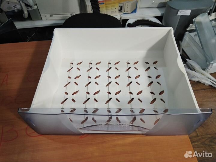 Ящик морозильной камеры холодильника Бирюса