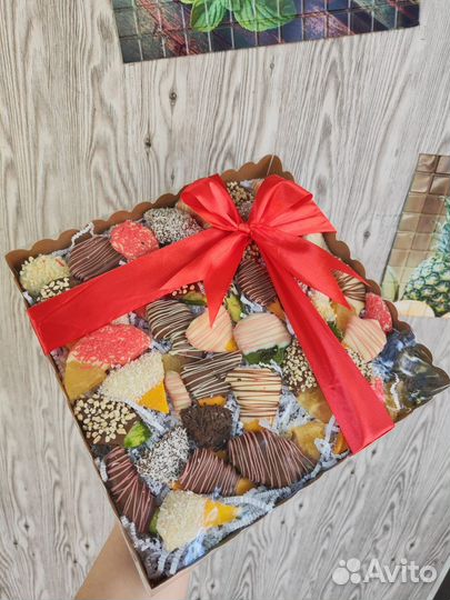 Фрукты в шоколаде