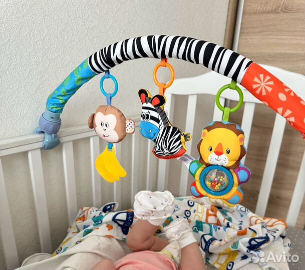 Игровая дуга на кроватку