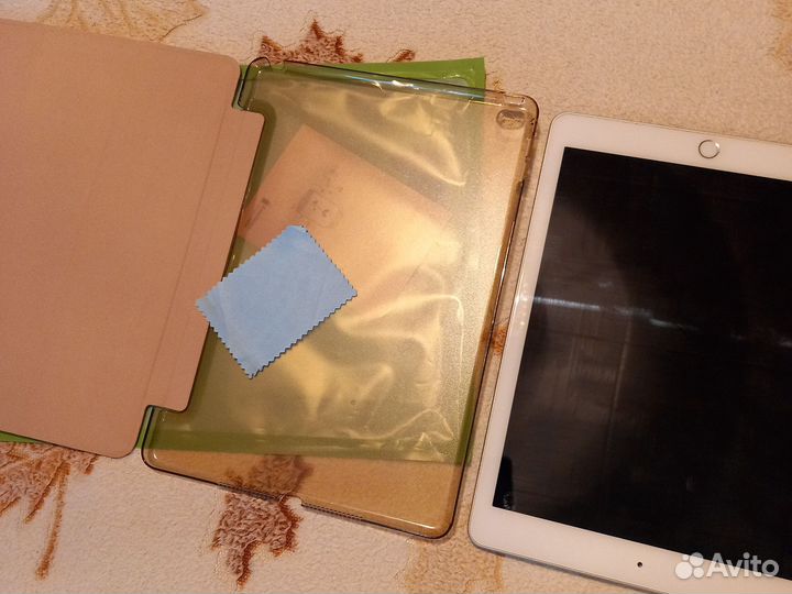 Чехол на iPad