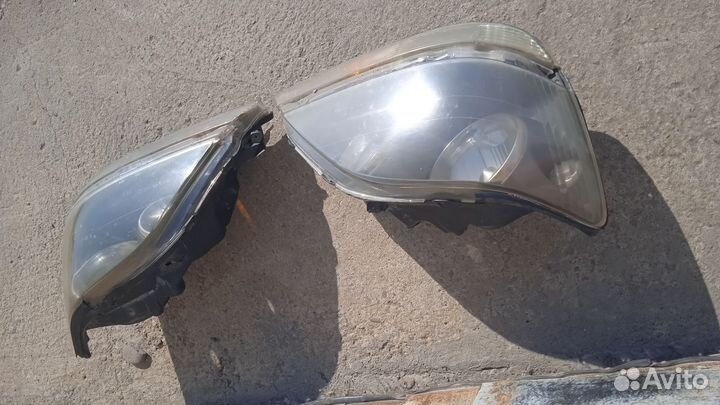 Продам фары для Toyota Harrier