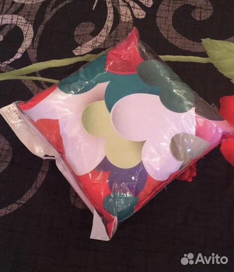 Подушка декоративная Цветные сердца