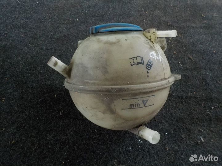 Бачок расширительный Volkswagen Caddy