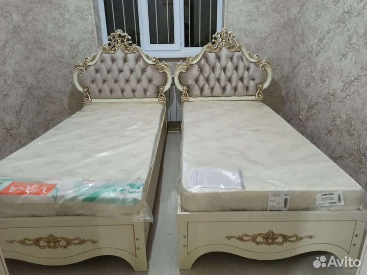 Спальный гарнитур