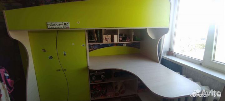 Кровать-чердак детская со столом и шкафом