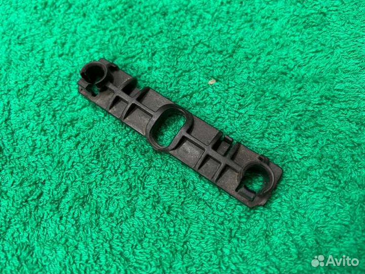 Кронштейн Mercedes E-Class W213 2018