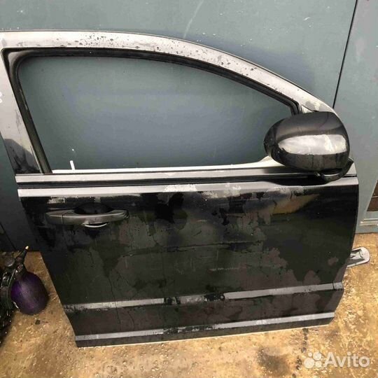 Дверь передняя правая Dodge Caliber 2010