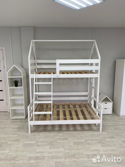 Кровать 2 яруса из массива березы