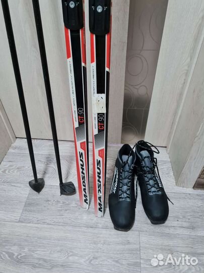 Лыжи с ботинками и палками, размер ботинок 48