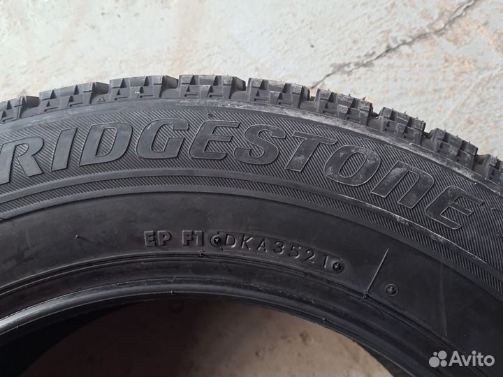 Bridgestone Blizzak VRX 215/60 R16 95S