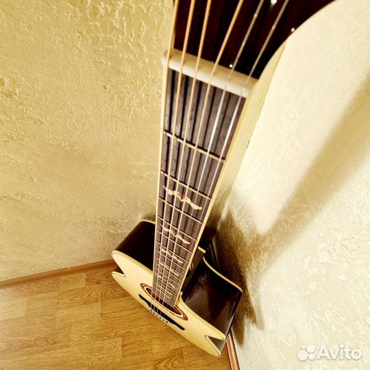 Электро акустическая гитара