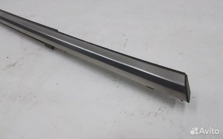 Молдинг стекла двери задней левой Kia Sorento 4