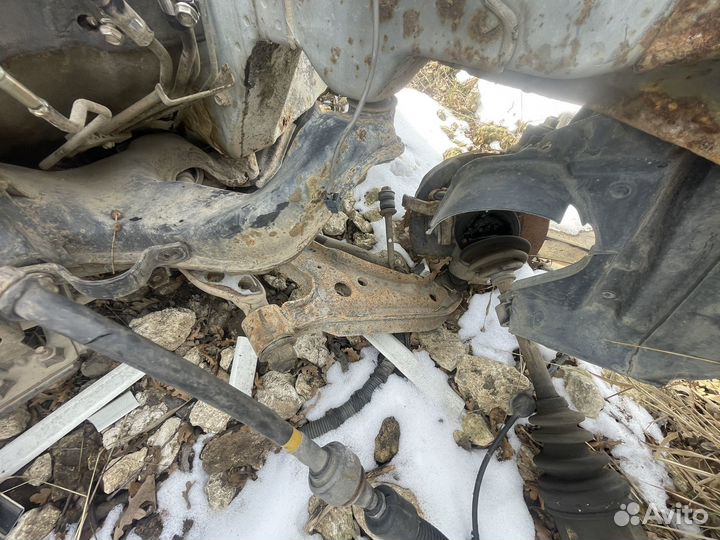 Передний рычаг левый правый Primera P11 Рест