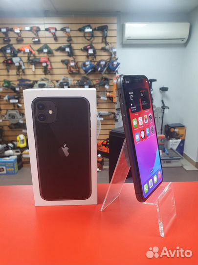 iPhone 11, 64 ГБ